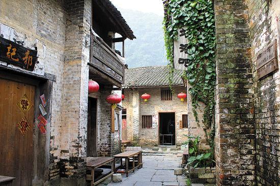 李春虎任中阳县总工会副主席